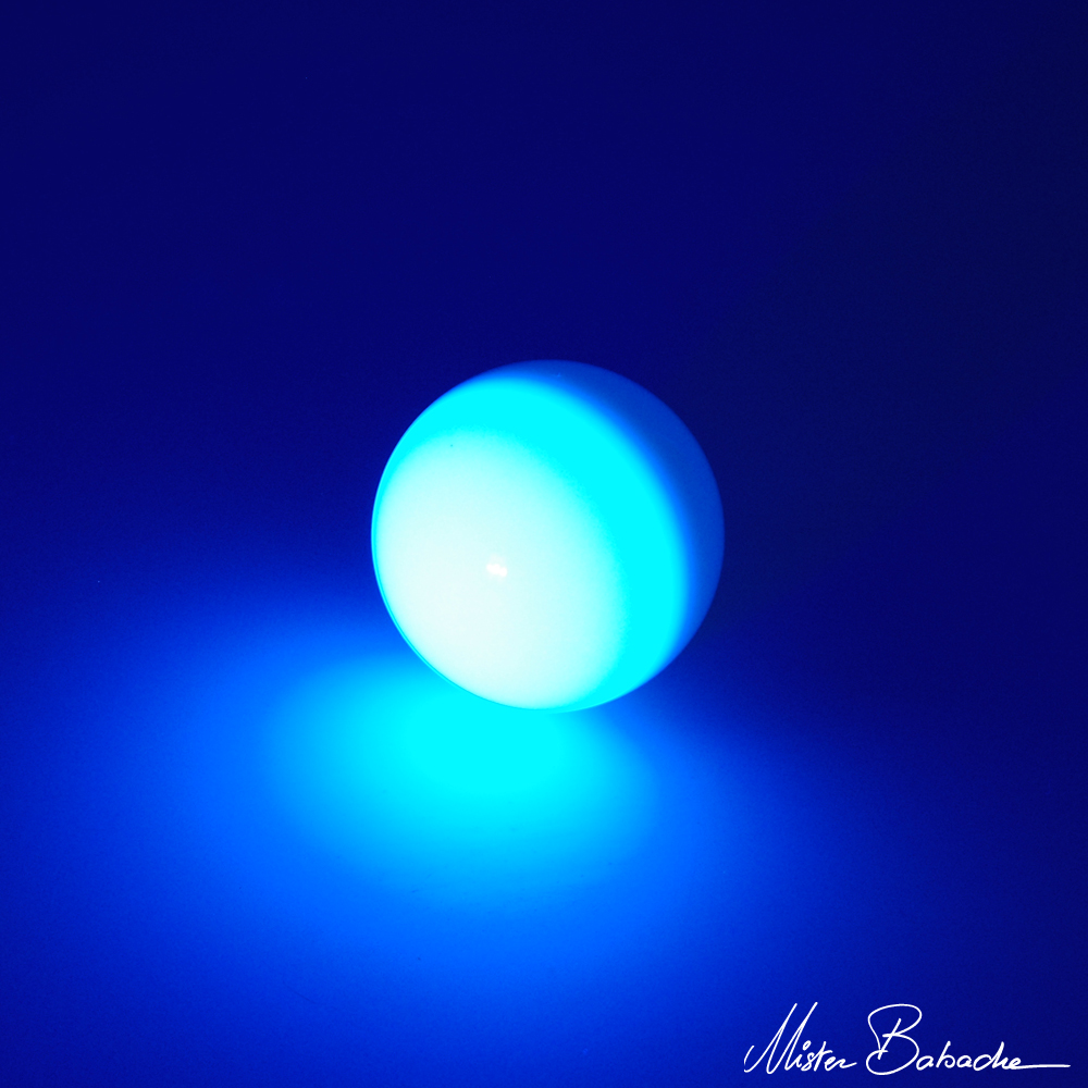 Balle acrylique - 70 mm - reactive UV