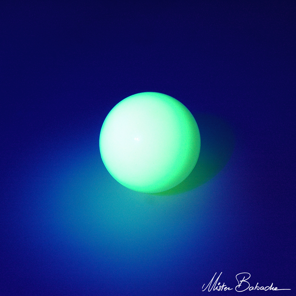 Stage ball - 100 mm - glow in the dark